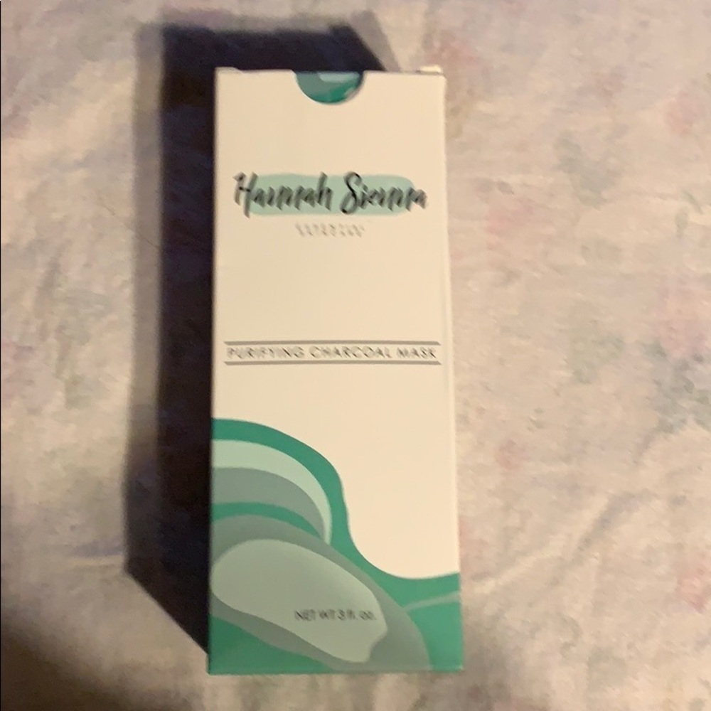 Hannah Sienna Purifying Charcoal Mask